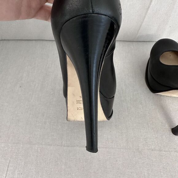 Fendi Decollete Nappa Nero Gold Logo Front Platform Pumps Women's EU Size 37.5 - Picture 8 of 10